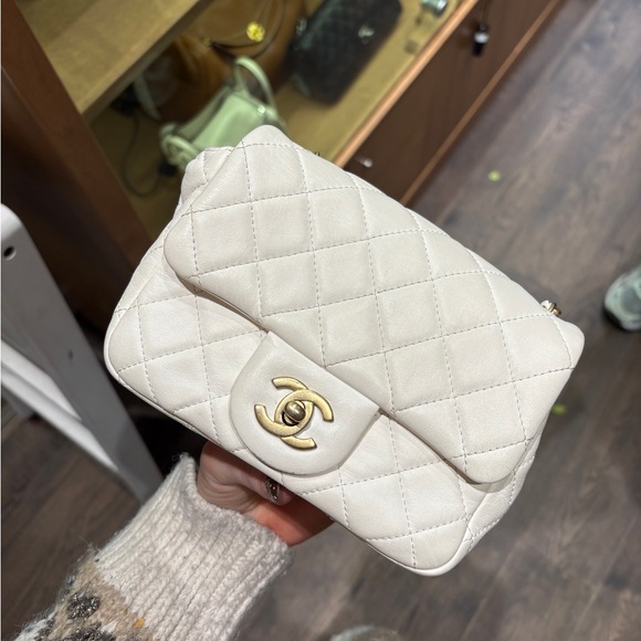 Chanel Mini Square Pearl Crush Flap Bag - Picture 4 of 6